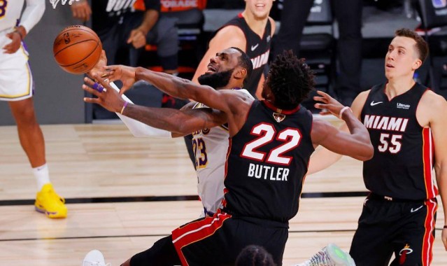  巴特勒准三双率队取胜，热火击败步行者逼近附加赛